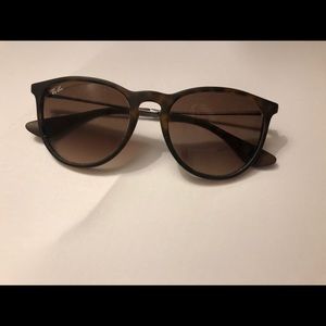 🚨RAY BAN SUNGLASSES🚨